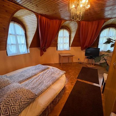 Szimpla Vendeghaz Hotel Mişcolţ Exterior foto