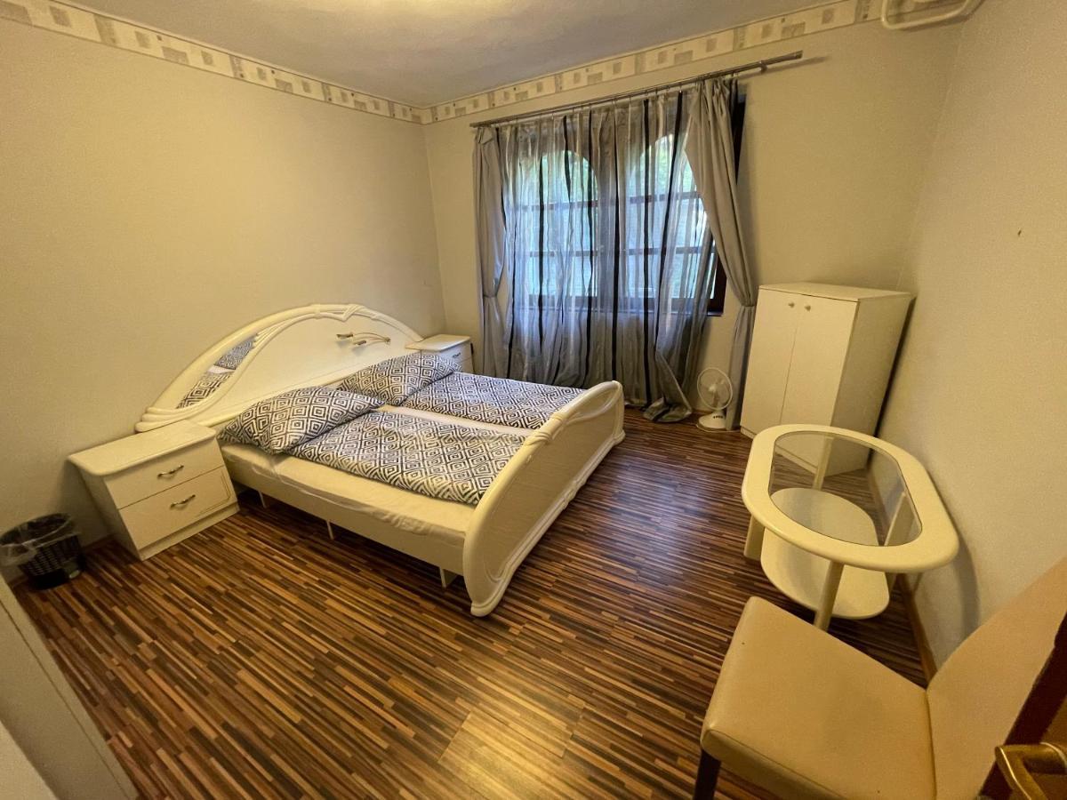 Szimpla Vendeghaz Hotel Mişcolţ Exterior foto