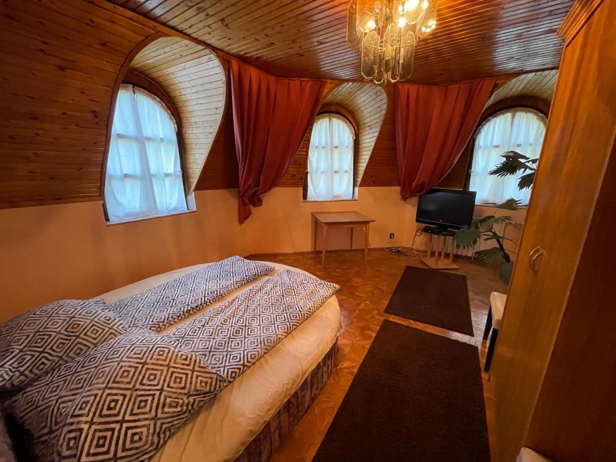Szimpla Vendeghaz Hotel Mişcolţ Exterior foto